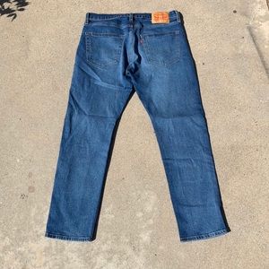 Levi’s 502 jeans